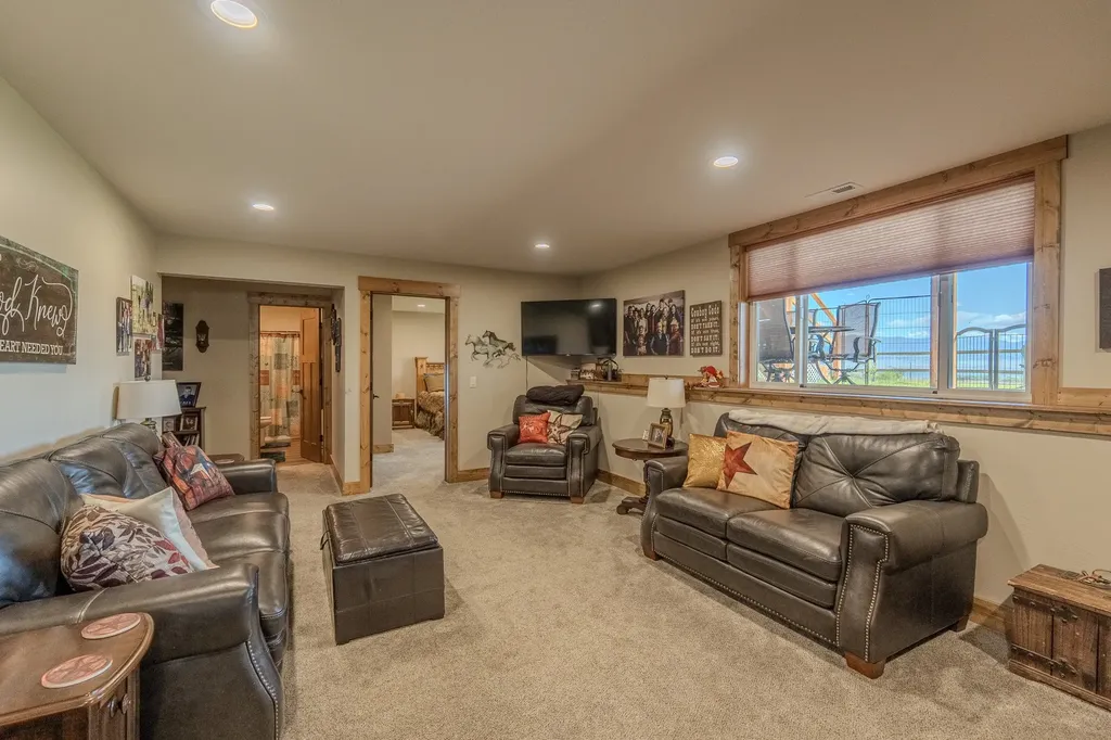 51 Whitehorse Road Townsend MT 59644