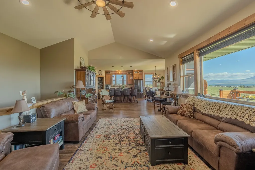51 Whitehorse Road Townsend MT 59644