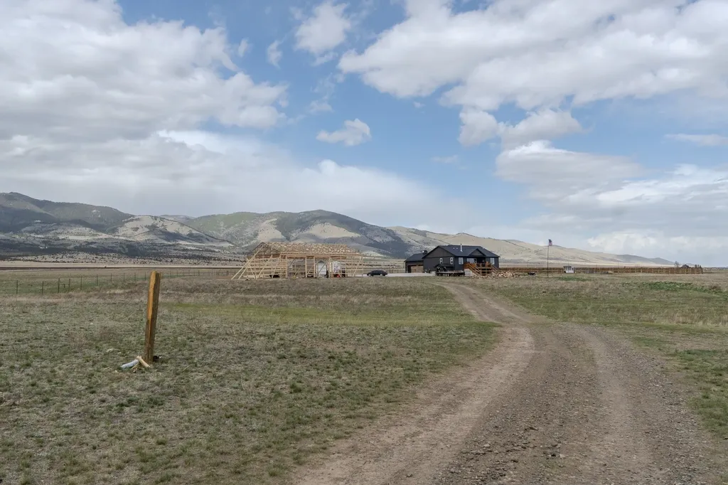 51 Whitehorse Road Townsend MT 59644