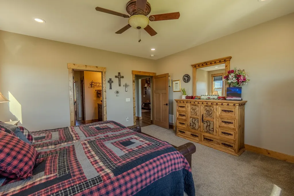 51 Whitehorse Road Townsend MT 59644
