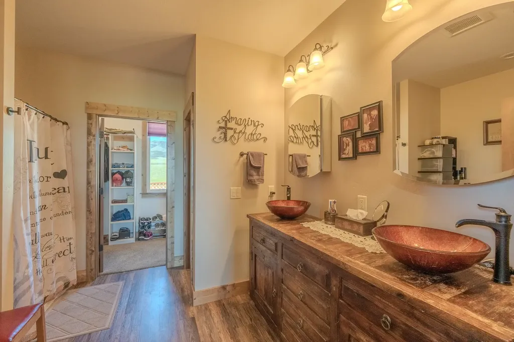 51 Whitehorse Road Townsend MT 59644