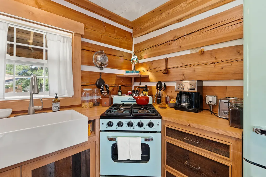 272 Summit Trail Eureka MT 59917
