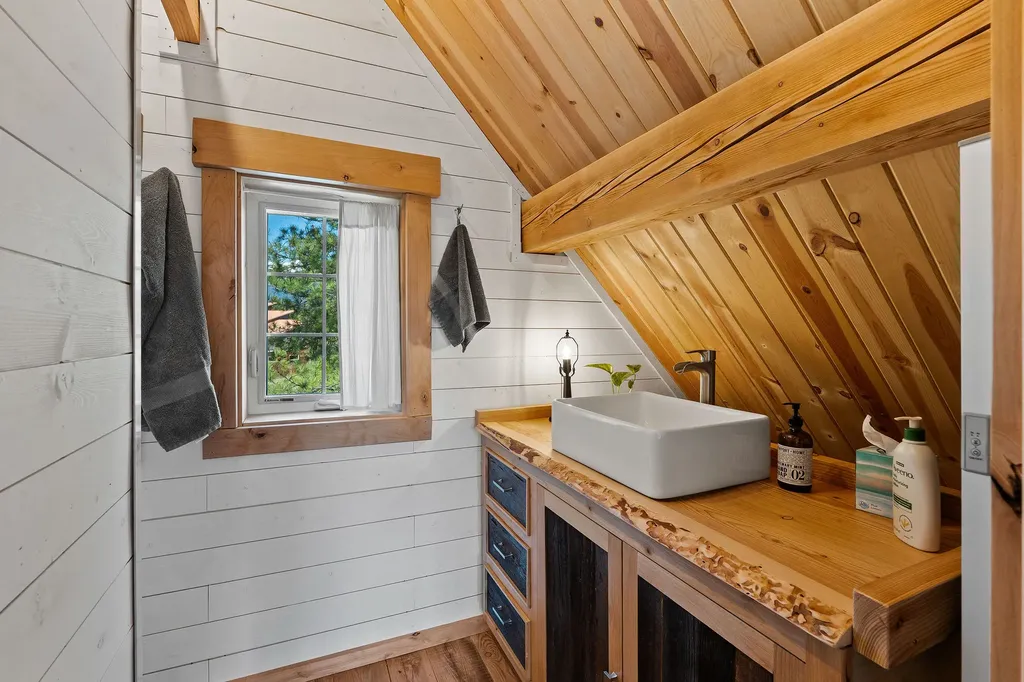 272 Summit Trail Eureka MT 59917