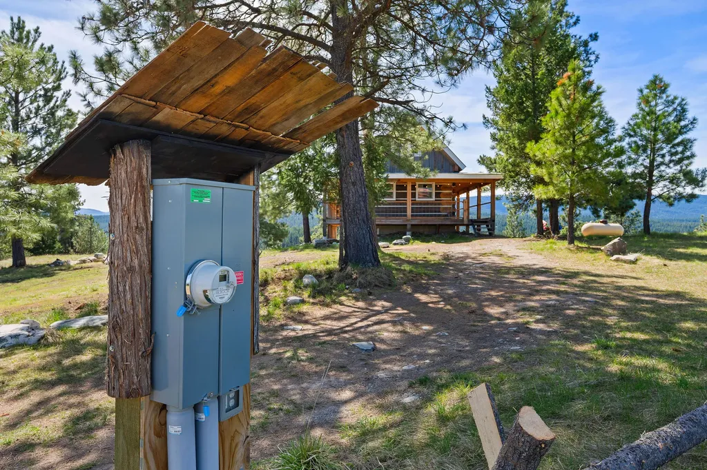 272 Summit Trail Eureka MT 59917