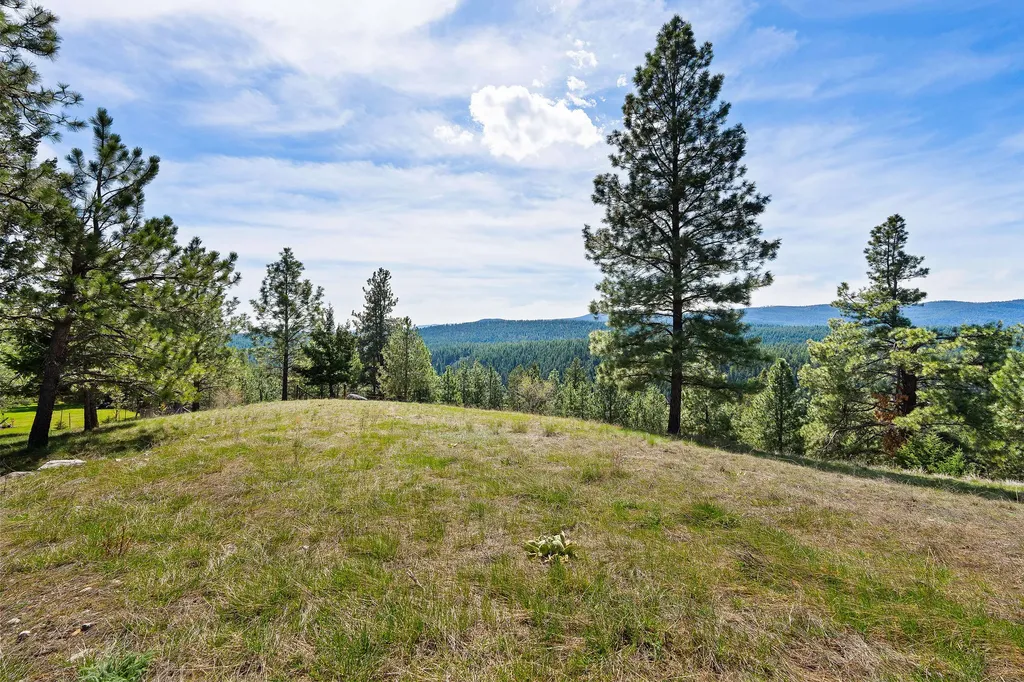 272 Summit Trail Eureka MT 59917