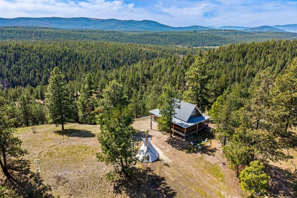 272 Summit Trail Eureka MT 59917