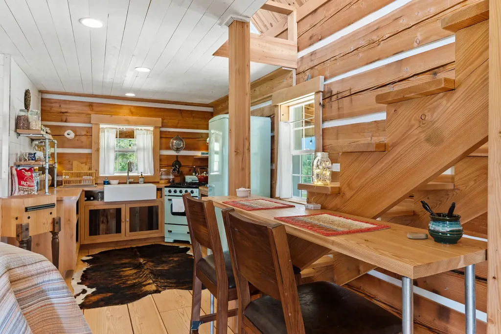 272 Summit Trail Eureka MT 59917