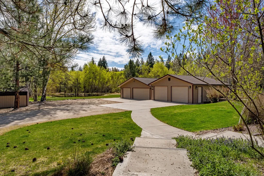 565 Chickadee Lane Victor MT 59875