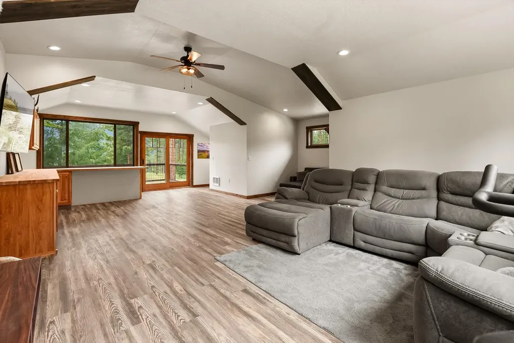 15650 Ruby Ray Lane Huson MT 59846