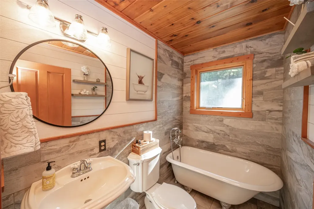 1115 Rogers Lake Road Kila MT 59920