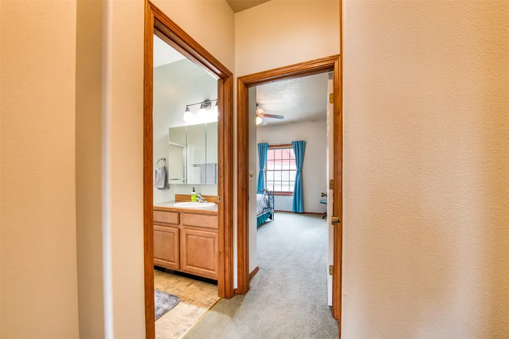 126 Thomas Street Hamilton MT 59840