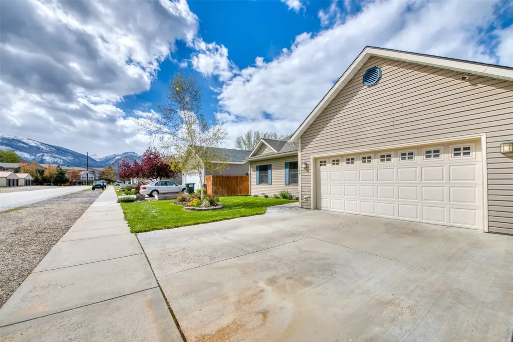 126 Thomas Street Hamilton MT 59840