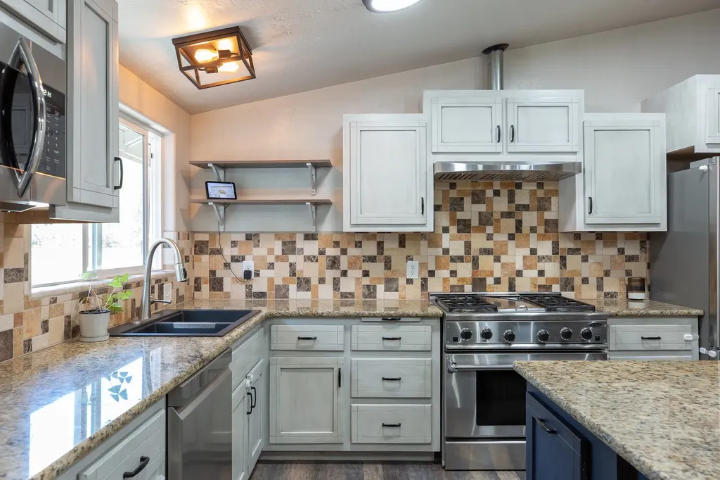 6400 Boondock Lane Clinton MT 59825
