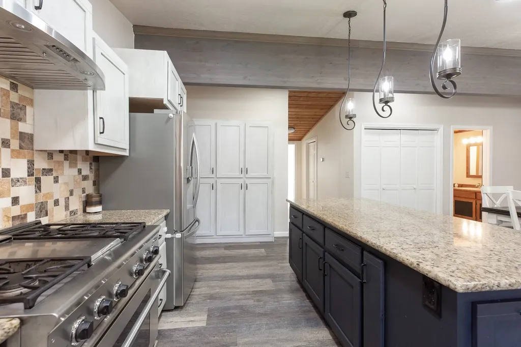 6400 Boondock Lane Clinton MT 59825