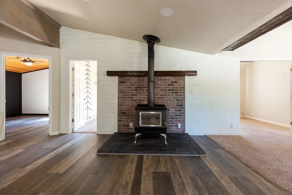 6400 Boondock Lane Clinton MT 59825