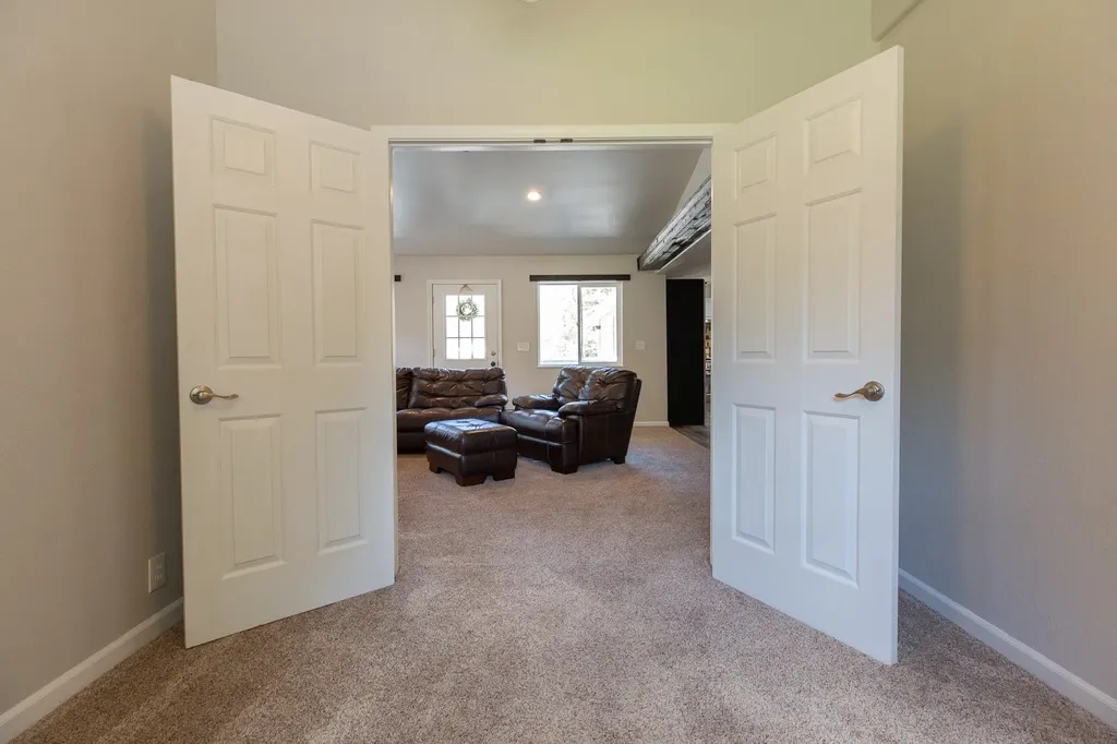 6400 Boondock Lane Clinton MT 59825