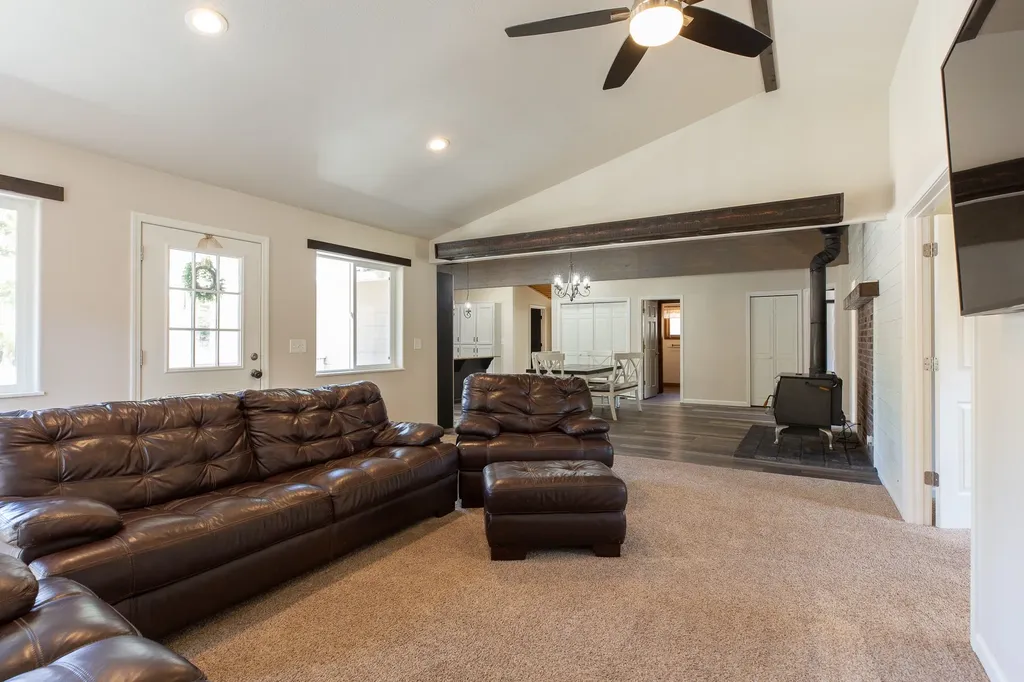 6400 Boondock Lane Clinton MT 59825