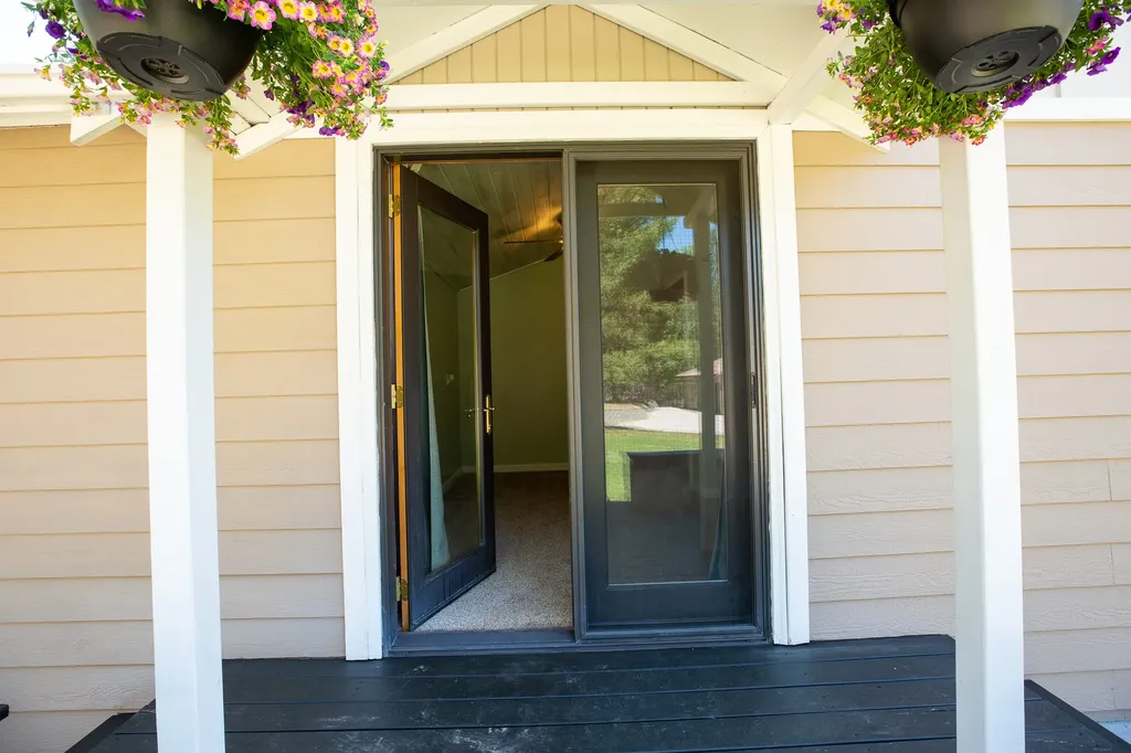 6400 Boondock Lane Clinton MT 59825