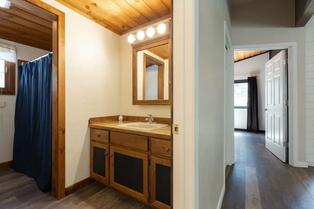 6400 Boondock Lane Clinton MT 59825