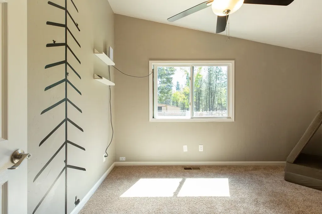 6400 Boondock Lane Clinton MT 59825