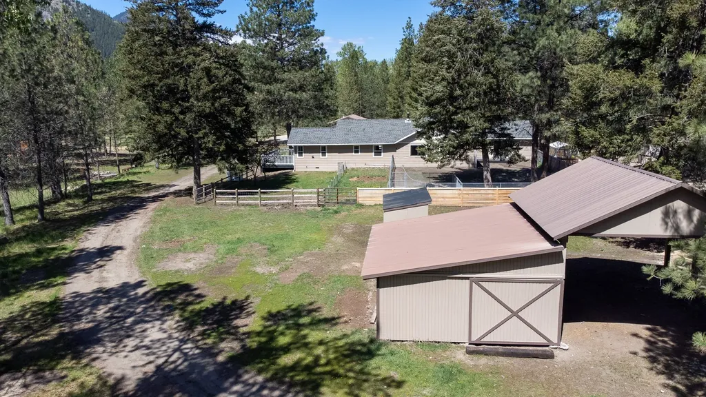 6400 Boondock Lane Clinton MT 59825