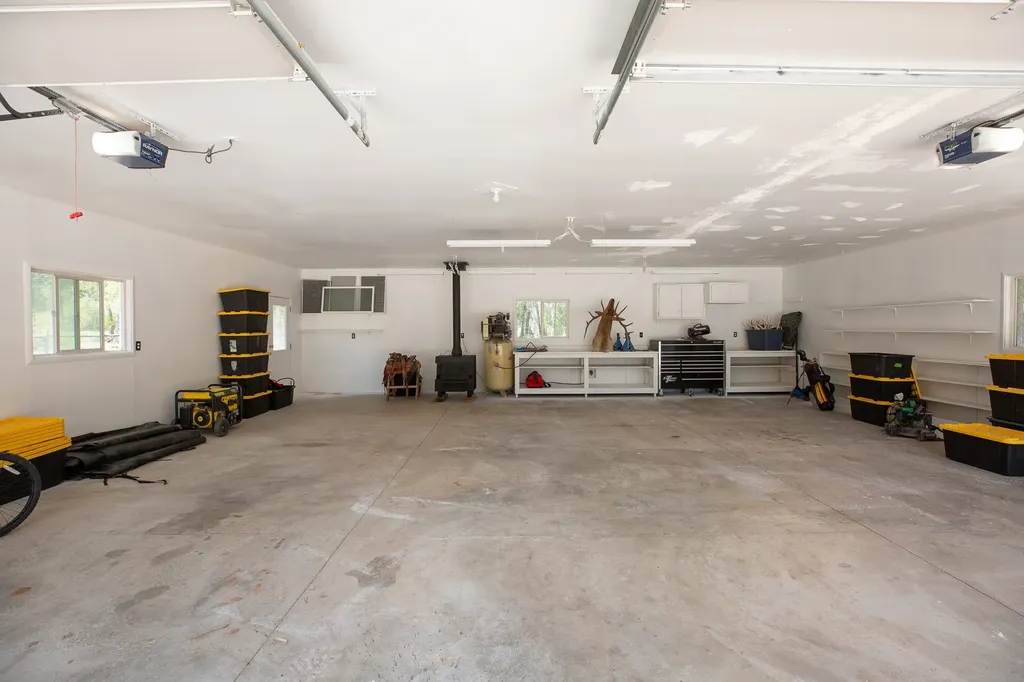 6400 Boondock Lane Clinton MT 59825