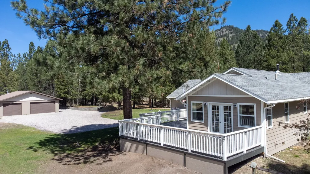 6400 Boondock Lane Clinton MT 59825