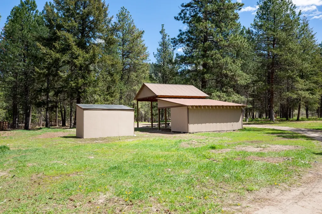 6400 Boondock Lane Clinton MT 59825