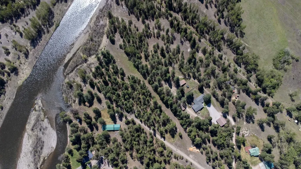 6400 Boondock Lane Clinton MT 59825