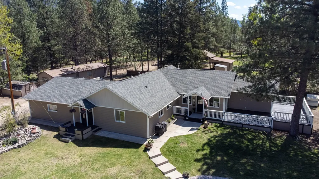 6400 Boondock Lane Clinton MT 59825