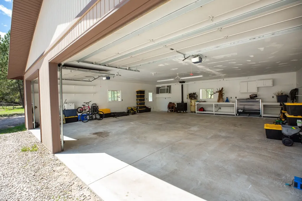 6400 Boondock Lane Clinton MT 59825