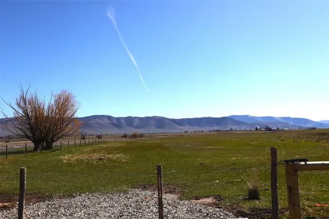 24 Cluzen Road Lonepine MT 59848