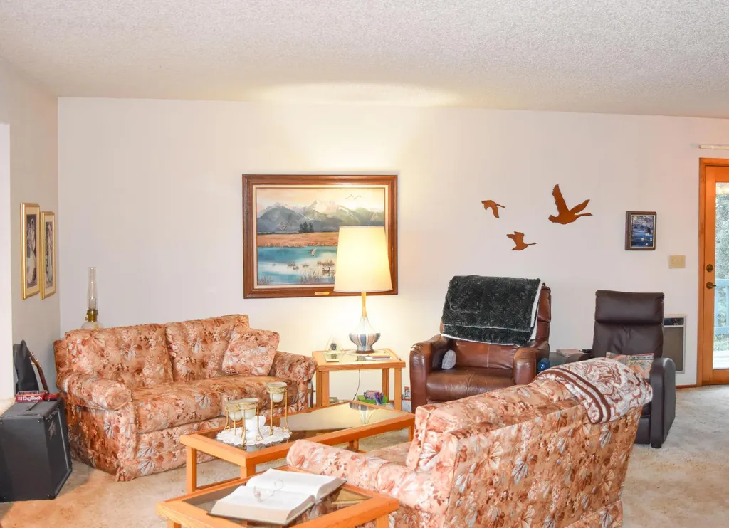 40265 Apple Road Polson MT 59860
