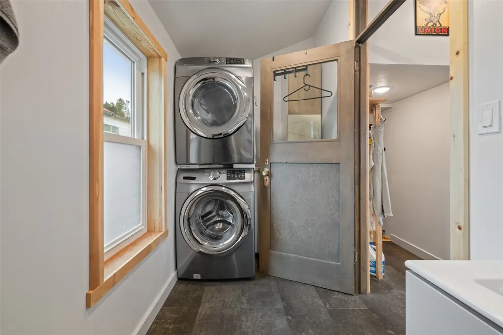 17 Quartz Avenue Basin MT 59631