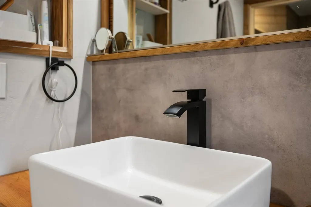 17 Quartz Avenue Basin MT 59631