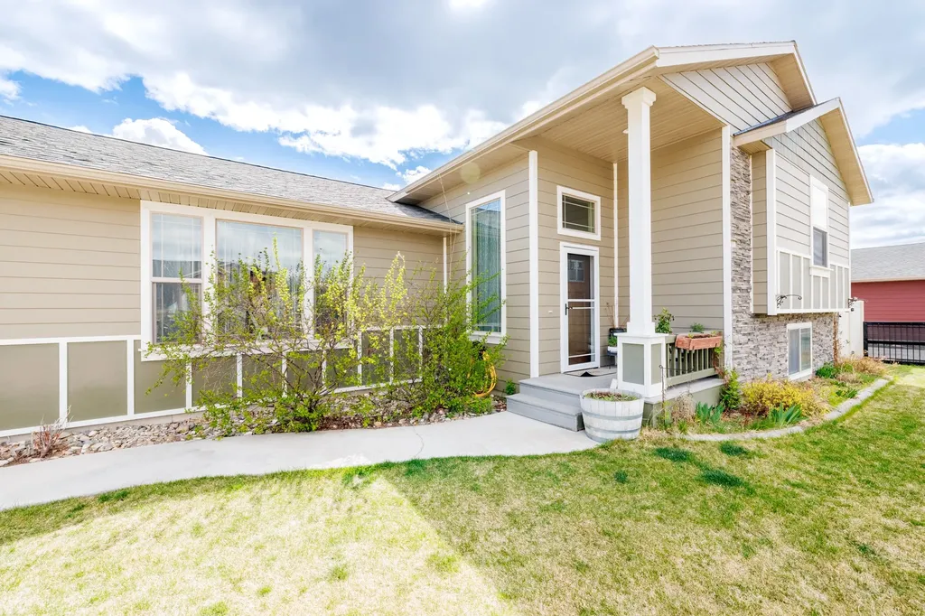 5141 Crescent Moon Drive Helena MT 59602