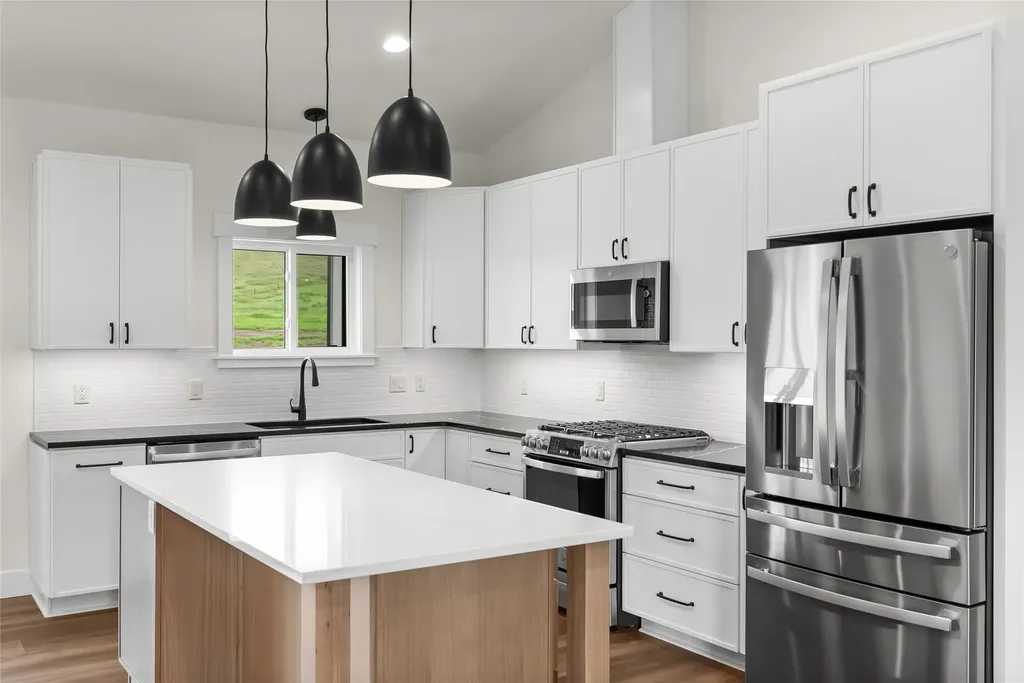 23968 Summit Point Road Huson MT 59846