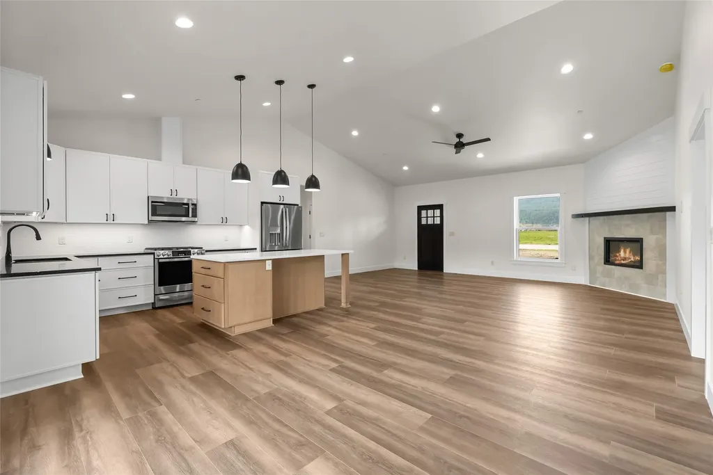 23968 Summit Point Road Huson MT 59846