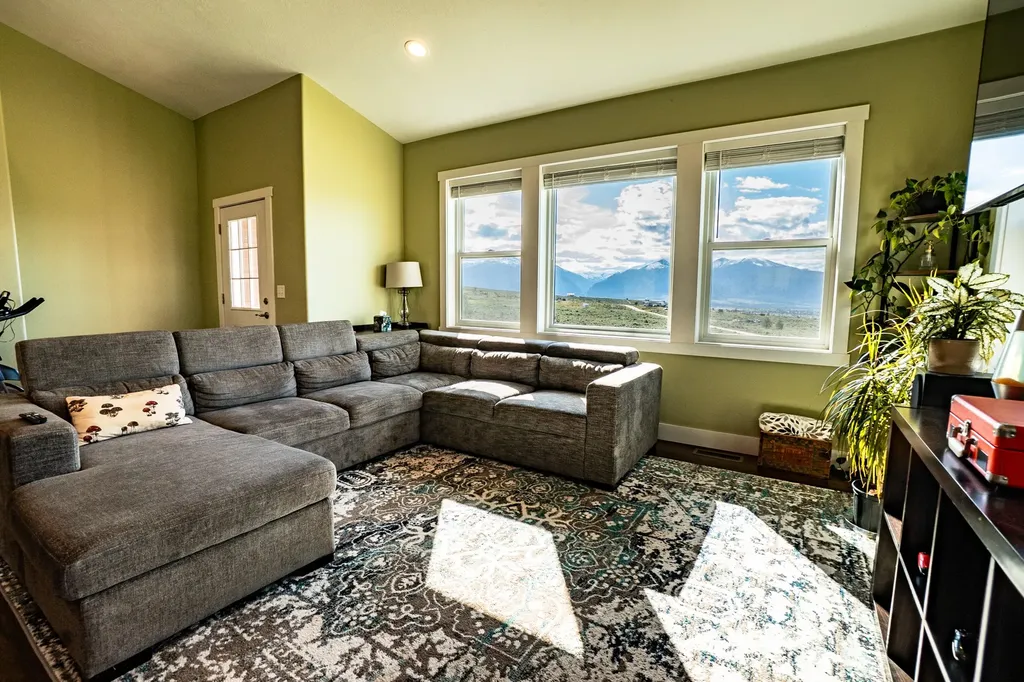 1052 Kyleighs Lane Stevensville MT 59870