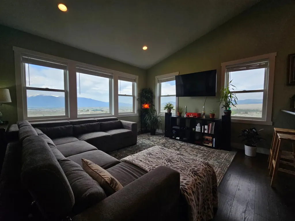1052 Kyleighs Lane Stevensville MT 59870