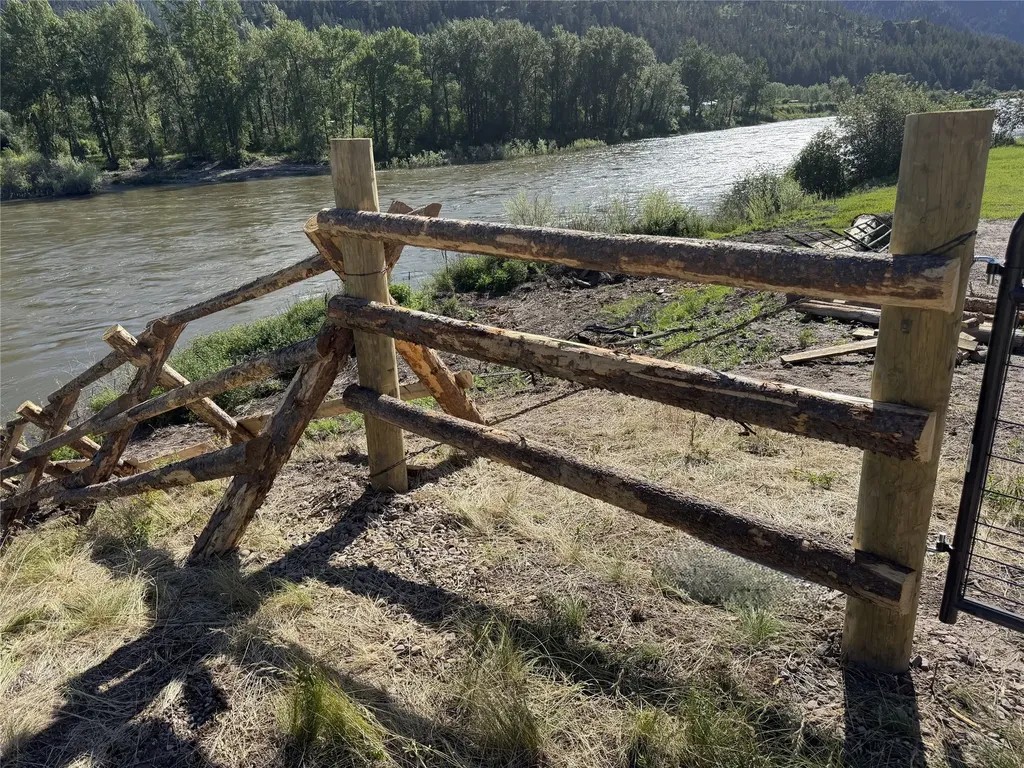 1205 Petty Creek Road Alberton MT 59820