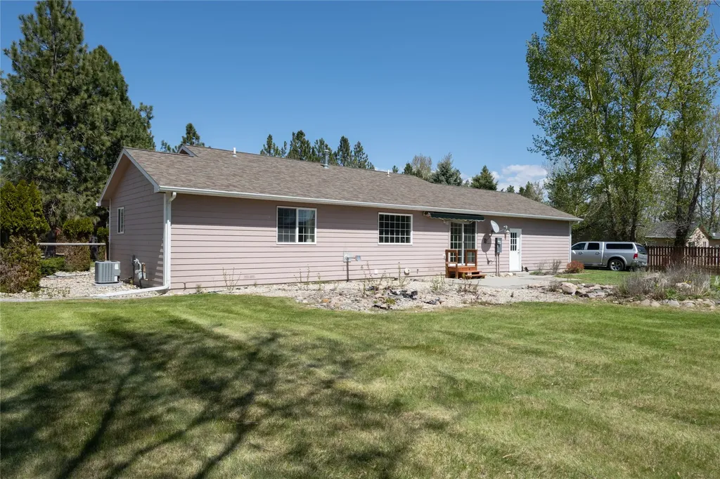 111 Memory Lane Stevensville MT 59870