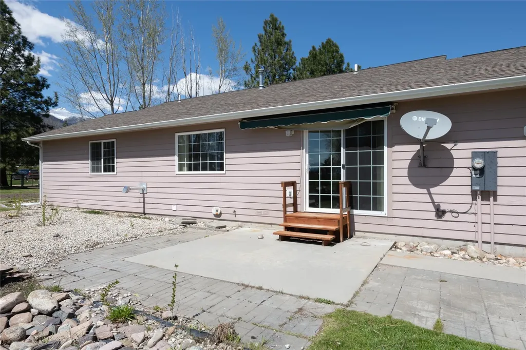 111 Memory Lane Stevensville MT 59870