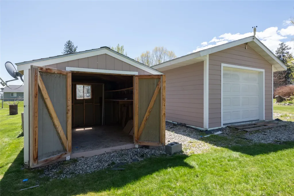 111 Memory Lane Stevensville MT 59870
