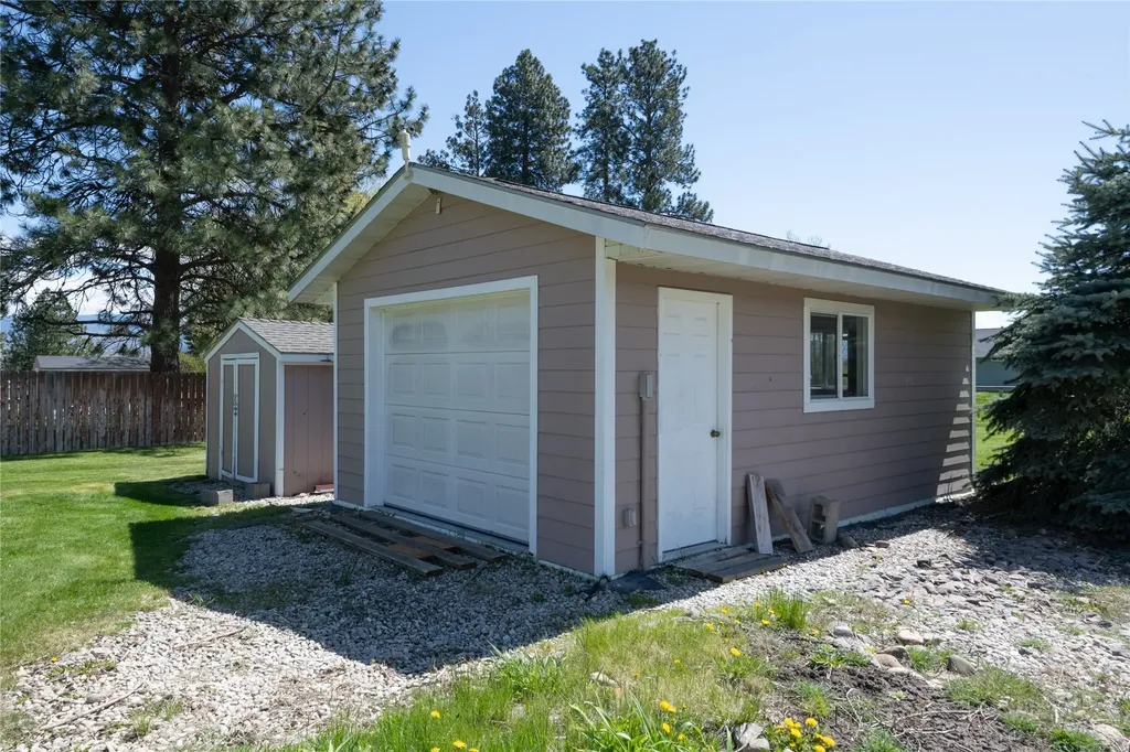 111 Memory Lane Stevensville MT 59870