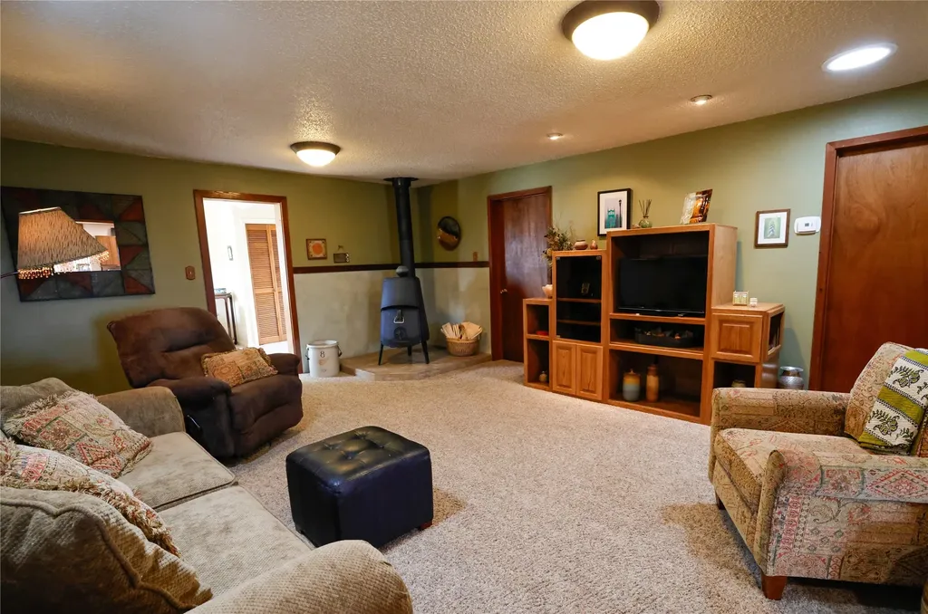 813 S Michigan Street Conrad MT 59425