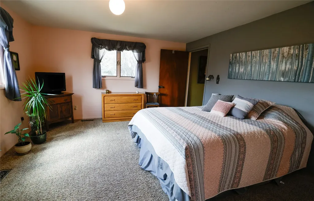 813 S Michigan Street Conrad MT 59425