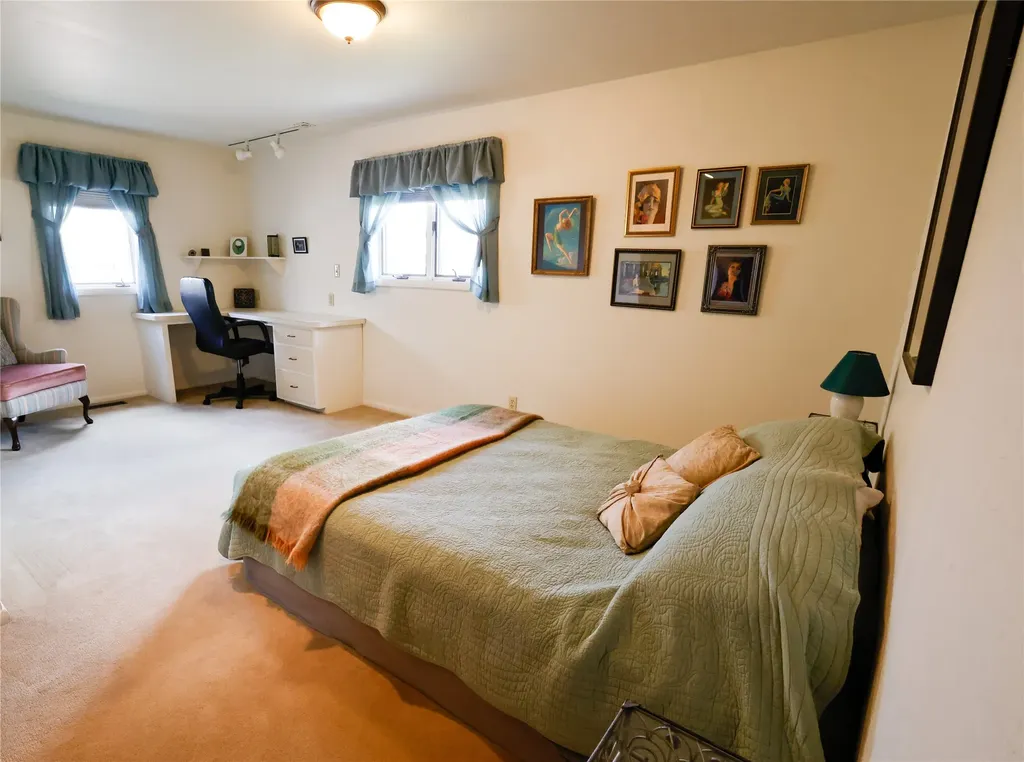 813 S Michigan Street Conrad MT 59425
