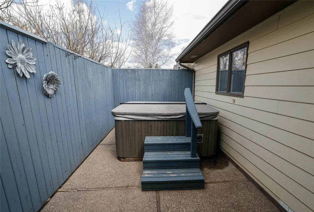 813 S Michigan Street Conrad MT 59425