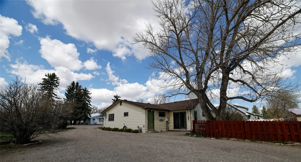 813 S Michigan Street Conrad MT 59425